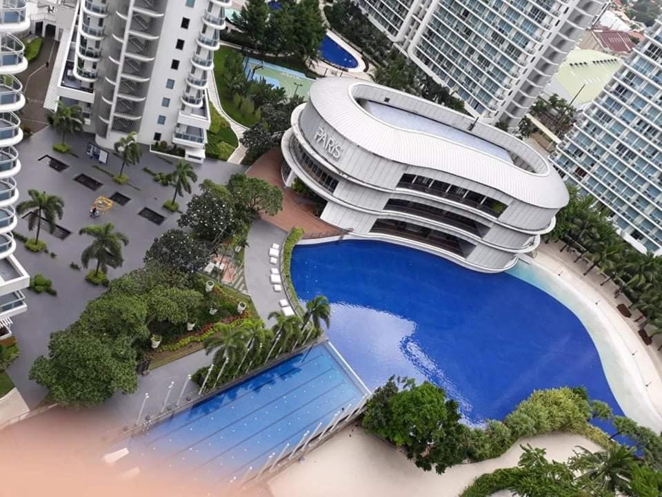 Azure South - Wave Pool - Heart Of The City Paranaque City Luaran gambar